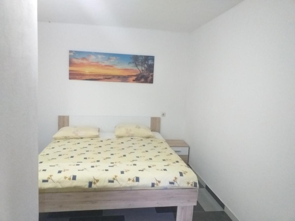 Apartmani Branka Rtina Bagian luar foto