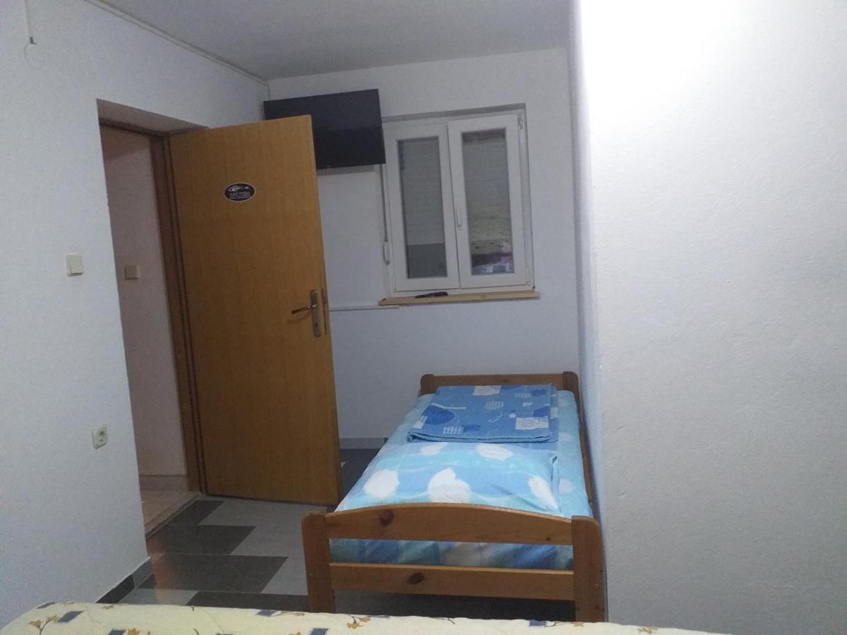 Apartmani Branka Rtina Bagian luar foto